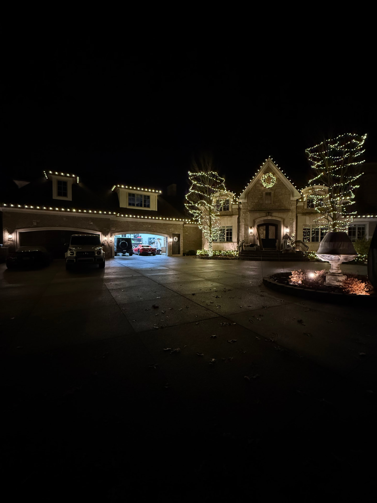 Dynamite Lights holiday lighting installation 2